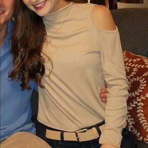 Open solder long sleeve sweater